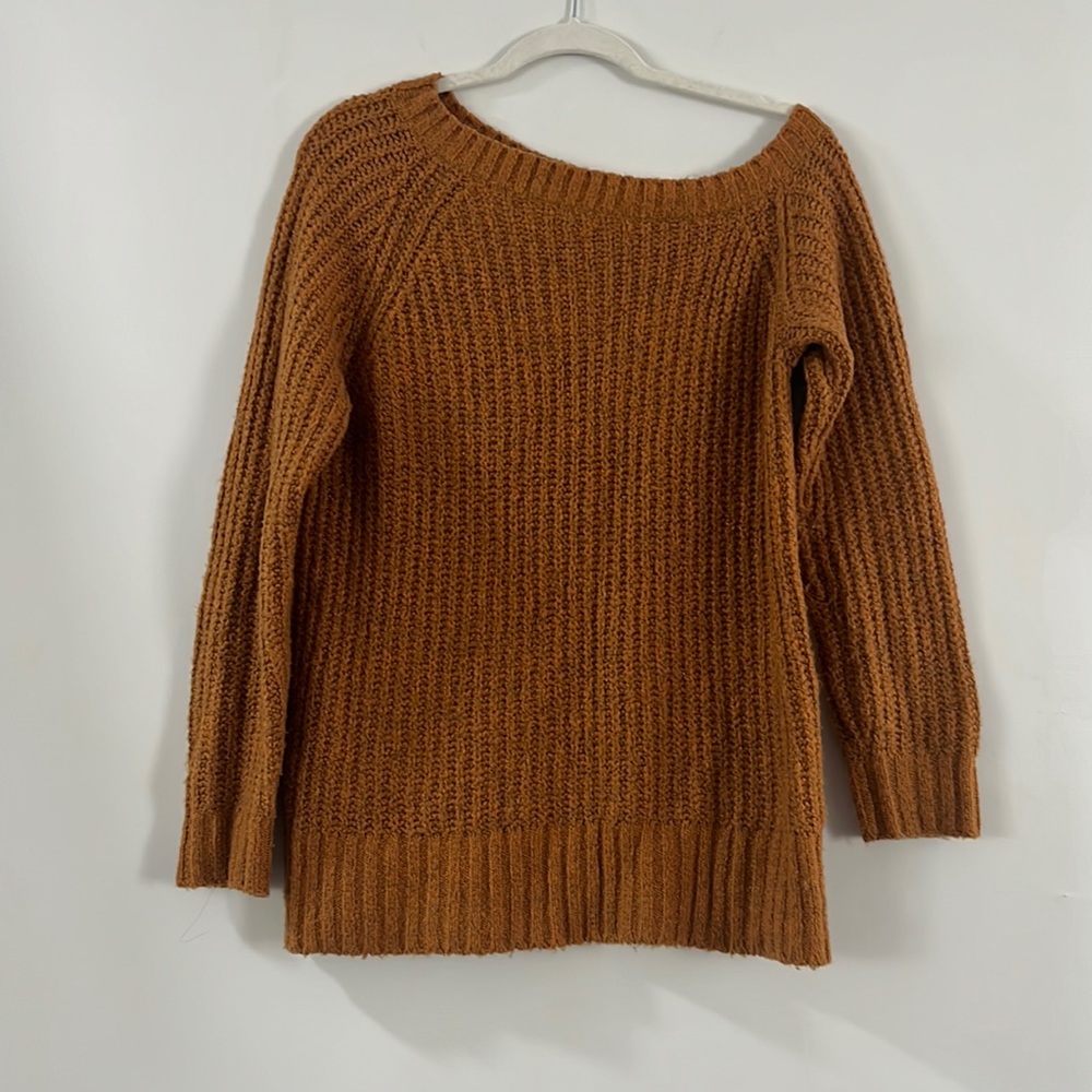 AMERICAN EAGLE OFF THE SHOULDER KNIT SWEATER